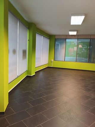 Local comercial en alquiler en Los Castros - Castrillón - Eiris en Coruña (A)