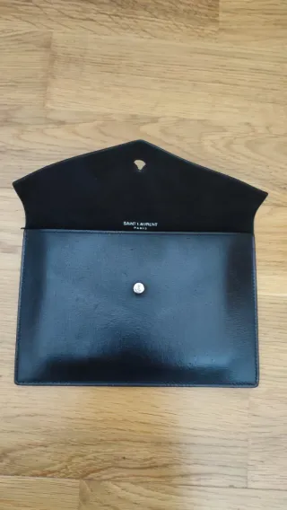 Porta pasaporte negro Saint Laurent