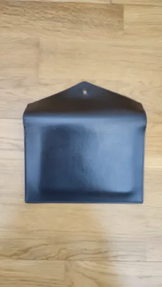 Porta pasaporte negro Saint Laurent