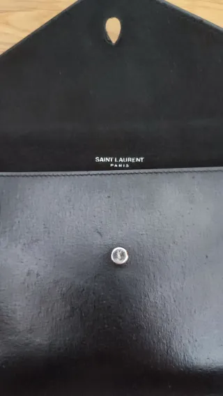 Porta pasaporte negro Saint Laurent