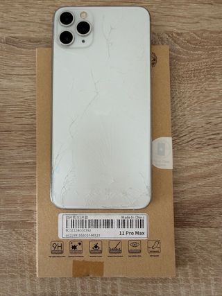 iPhone 11 Pro Max 70% Batteria + Caricabatterie Wireless
