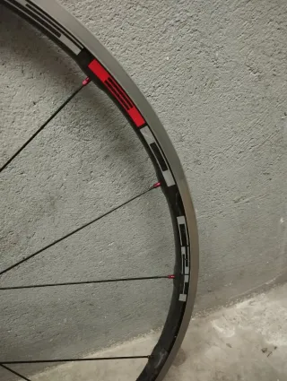 Ruedas DT Swiss  bujes rr20dicut aro carbono Shima