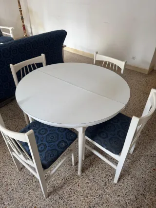 Sofá cama, sillones, mesa centro y juego comedor