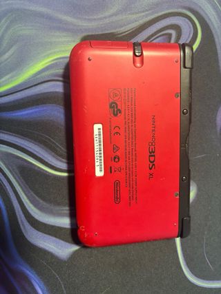 Nintendo 3DS XL Roja + Cargador