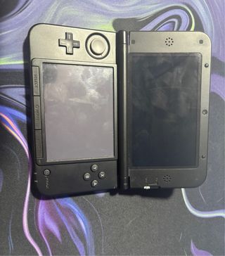 Nintendo 3DS XL Roja + Cargador