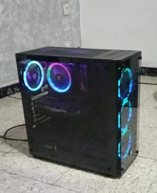 PC da gaming con luci RGB