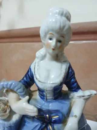 Figura porcelana. victoriana 21 cm. Calidad