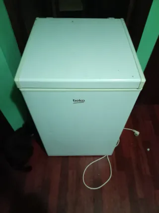 Congelador arcón Beko 75L