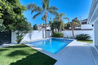 Casa adosada en alquiler en Nueva Andalucía centro en Marbella