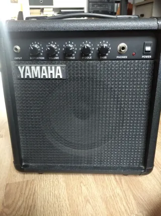 Amplificador Yamaha HY-10GIII Negro