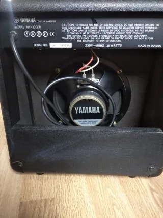 Amplificador Yamaha HY-10GIII Negro