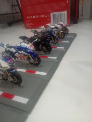 Lote 8 motos Jorge Lorenzo Moto GP.