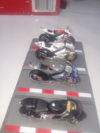 Lote 8 motos Jorge Lorenzo Moto GP.