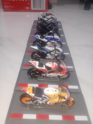 Lote 8 motos Jorge Lorenzo Moto GP.