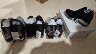 Zapatos infantiles y de adulto, tallas variadas