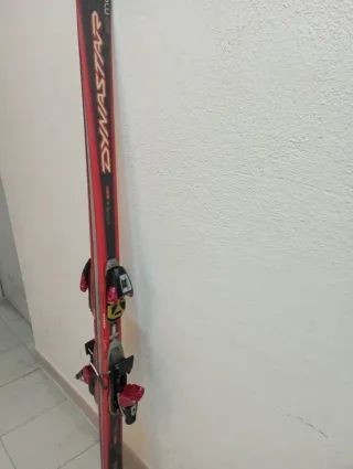 Esquís Dynastar 180cm con fijaciones Salomon