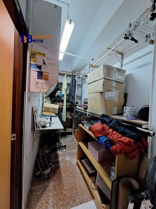 Local comercial en alquiler en Centro - Desierto - Arrontegi en Barakaldo