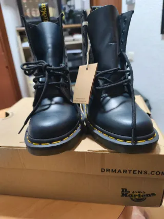 Botas militares Dr. Martens Negras