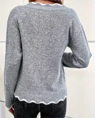 Jersey gris suave con escote V