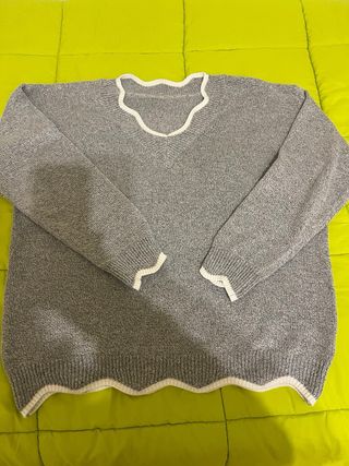 Jersey gris suave con escote V