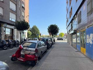 Local comercial en alquiler en Castilla - Hermida en Santander