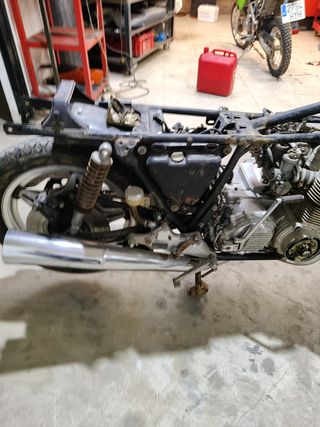 2 Honda CB750 Four