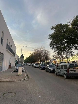 Local comercial en venta en Palacios y Villafranca (Los)