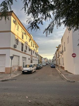 Local comercial en venta en Palacios y Villafranca (Los)