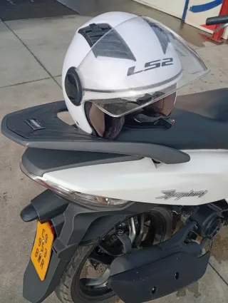 Ciclomotor 50cc Blanco y Negro