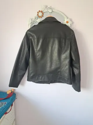 Cazadora polipiel Kiabi Negra