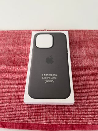 Funda iPhone 16 Pro Apple Silicone Case Stone Gray