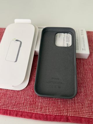 Funda iPhone 16 Pro Apple Silicone Case Stone Gray