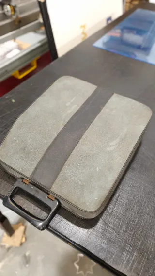 Máquina de escribir Hispano Olivetti Pluma 22