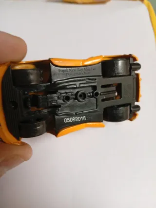 Miniatura Nissan Skyline GT-R Naranja