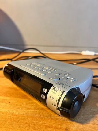 Radio despertador Sony ICF-C253