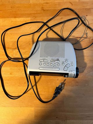 Radio despertador Sony ICF-C253