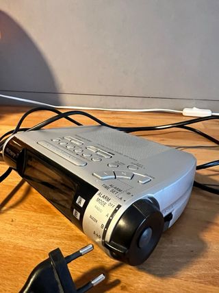 Radio despertador Sony ICF-C253