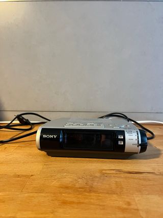 Radio despertador Sony ICF-C253