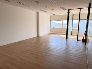 Oficina en alquiler en Huerta del Pilar en Sevilla