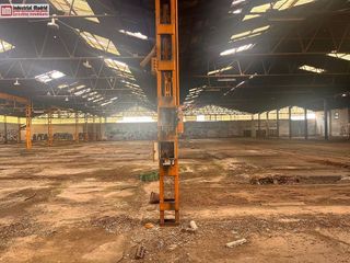Nave industrial en venta en Torres de la Alameda