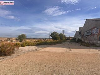 Nave industrial en venta en Torres de la Alameda