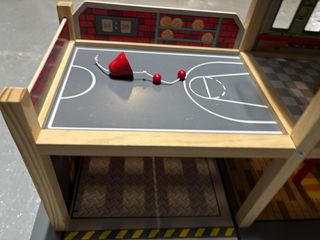 Parque de bomberos Hape de madera