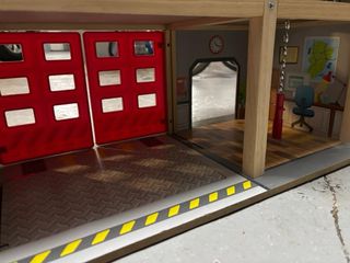 Parque de bomberos Hape de madera