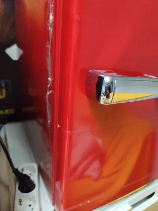 Nevera mini Cecotec roja