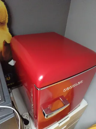 Nevera mini Cecotec roja