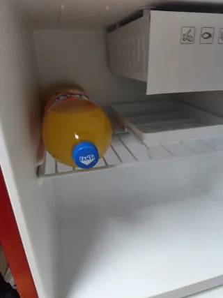 Nevera mini Cecotec roja