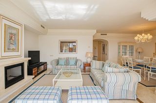 Piso en alquiler en Nueva Andalucía centro en Marbella