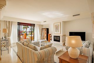 Piso en alquiler en Nueva Andalucía centro en Marbella