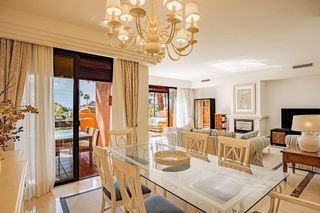 Piso en alquiler en Nueva Andalucía centro en Marbella