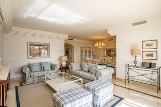 Piso en alquiler en Nueva Andalucía centro en Marbella